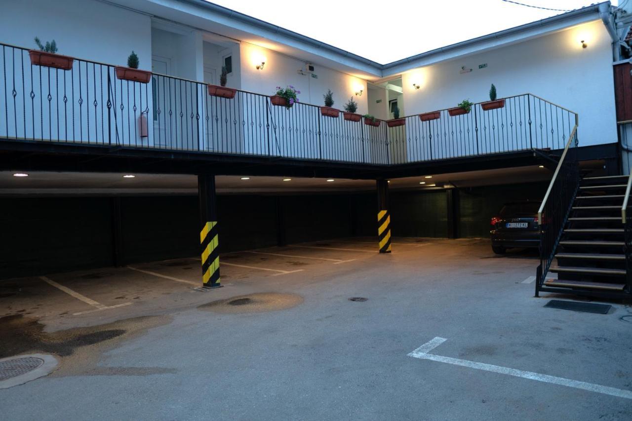 The Only One Apartments Ni 外观 照片